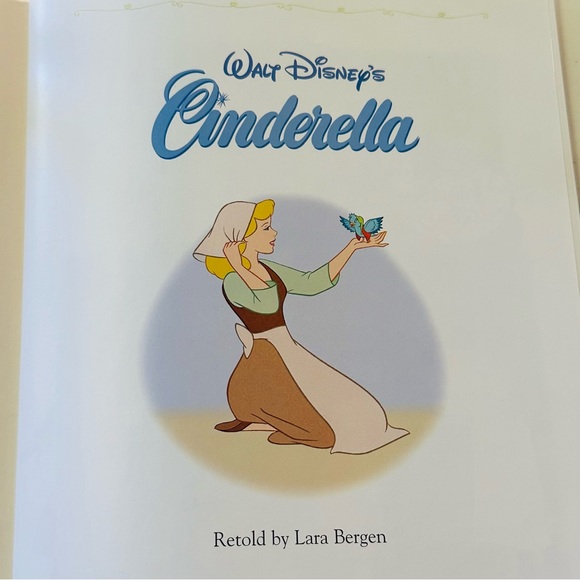 Walt Disney’s Cinderella & Beauty And The Beast Flip Book Paperback 2 Books In 1 - Picture 3 of 9